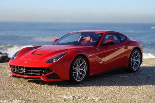 Dtails : Ferrari F12 Berlinetta Rosso Scuderia MR Models 1/18