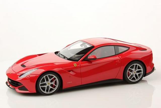 Photos : Ferrari F12 Berlinetta Rosso Scuderia MR Models 1/18