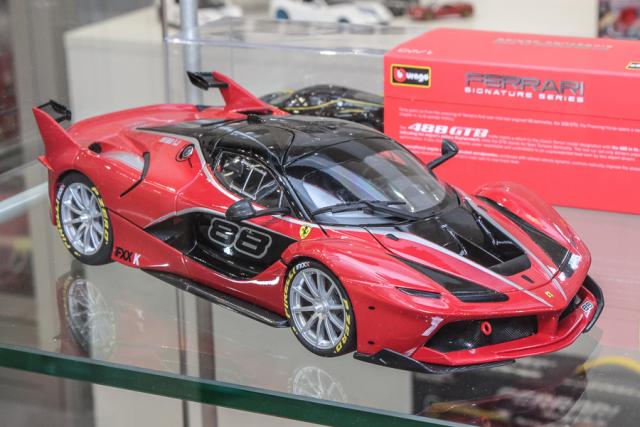 Nuremberg 2017 - Bburago Signature : Photos de la Ferrari FXXK N88 au 1/18