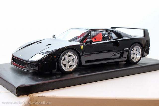 Nuremberg 2016 : Kyosho : Photos de la Ferrari F40 Noire au 1/18