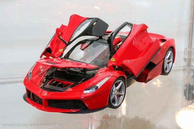 Nuremberg 2014 : Elite : Nouvelles photos de la Ferrari LaFerrari 1/18