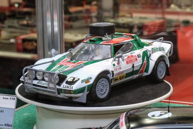 Nuremberg 2017 : Sunstar : Prototype de la Lancia Stratos Safari Rallye 1977 1/18