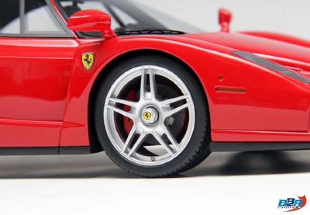 BBR : Nouveaut Septembre 2018 : Autres photos de la nouvelle Ferrari Enzo en rsine au 1/18