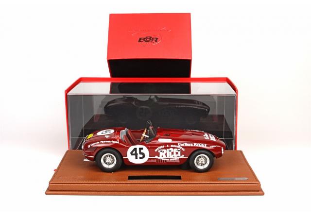 BBR : Photos de la Ferrari 340 Spider Vignale #45 4 Carrera Panamericana 1953 en Display Case 1/18