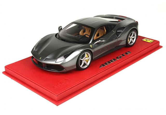 BBR : Nouveaut Sept. 2015 : Ferrari 488 GTB grise Salon de Genve 2015 Socle Rouge 1/18