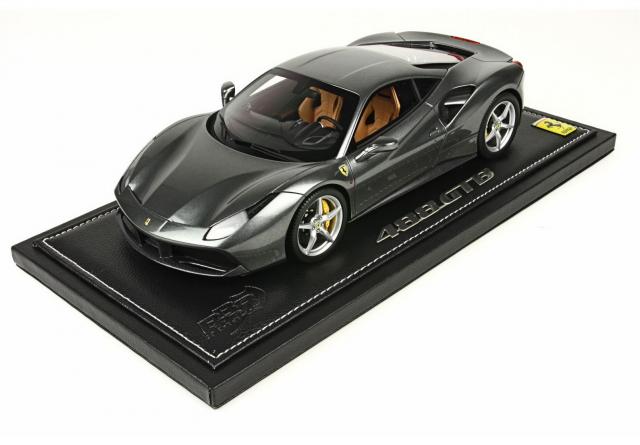 BBR : Nouveaut Sept. 2015 : Ferrari 488 GTB grise Salon de Genve 2015 Socle Noir P18106B 1/18