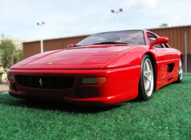 Vintage : La Ferrari F355 Berlinetta Rouge UT Models 1/18