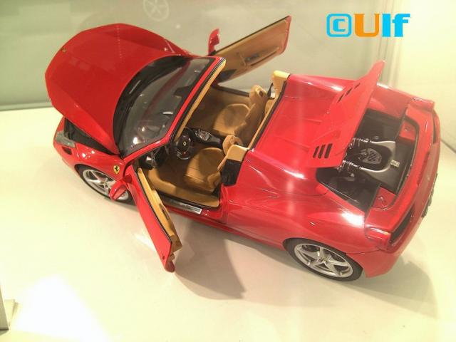 Nuremberg 2014 : Ferrari 458 Spider intrieur beige Elite 1/18