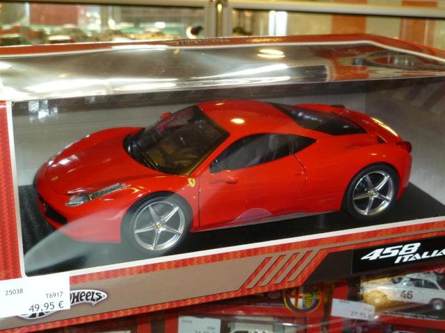 Photos de la Ferrari 458 Italia Rosso Corsa HotWheels au 1/18