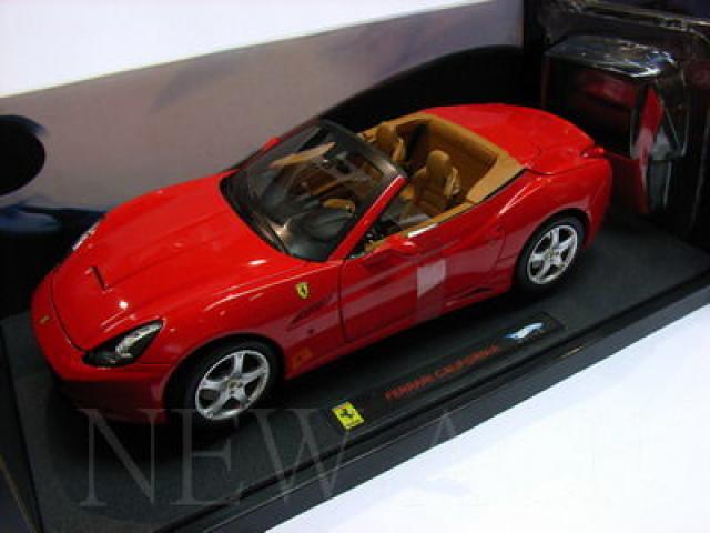 Premires photos de la Ferrari California Elite 1/18