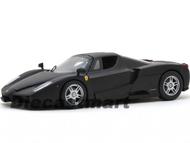 HotWheels : Une ferrari Noir mat est sortie au 1/18