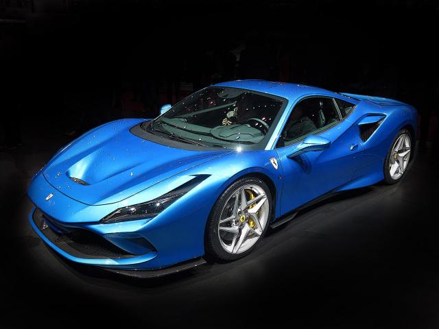 BBR : Preview 2019 : P18171B : Le fabricant produira la Ferrari F8 en bleu du Salon de Genve au 1/18