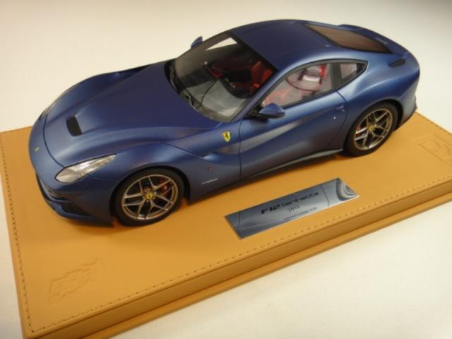 BBR : Photos de la Ferrari F12 Blue Abu dhadi Matt 1/18