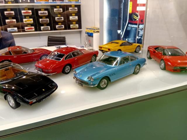 Nuremberg 2020 : KK Scale Models : Photos de la Ferrari 330 GT 2+2 Srie 2 au 1/18