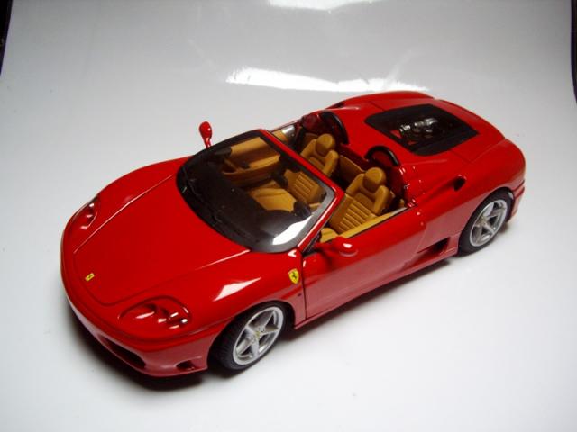 Photos de la 360 Modena Spider rouge Elite 1/18