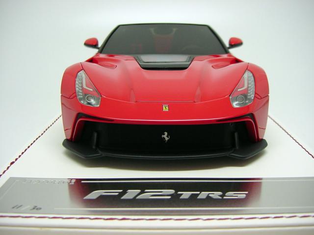 Davis & Giovanni : Nouveaut : Sortie de la Ferrari F12 TRS rouge au 1/18