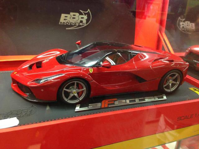 BBR : La Ferrari LaFerrari est disponible en Rosso Corsa au 1/18
