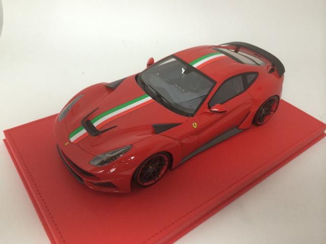 Meko Models : Nouveaut Dec 2014 : Novitec F12 N-Largo Rouge  bande italienne 1/18