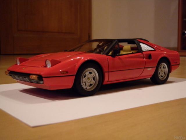 Photos de la Ferrari 308 GTS Elite 1/18