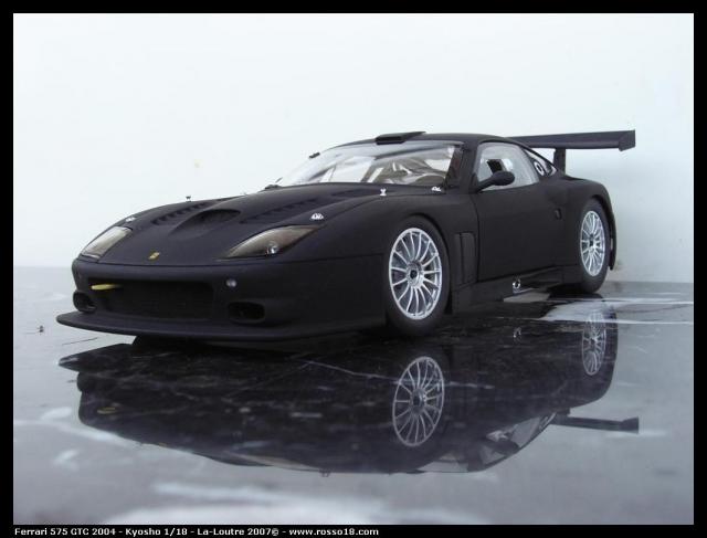 Photos de la Ferrari 575 GTC 2004 Black de Kyosho au 1/18