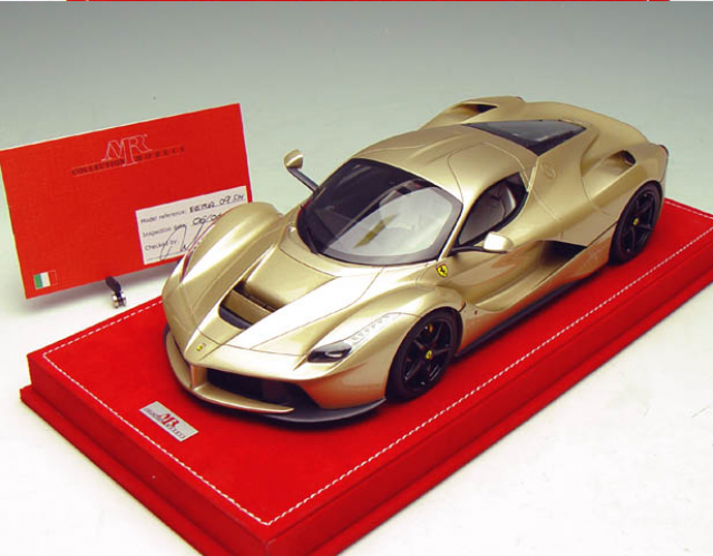 MR Models : Photos d'une Ferrari LaFerrari Gold 1/18