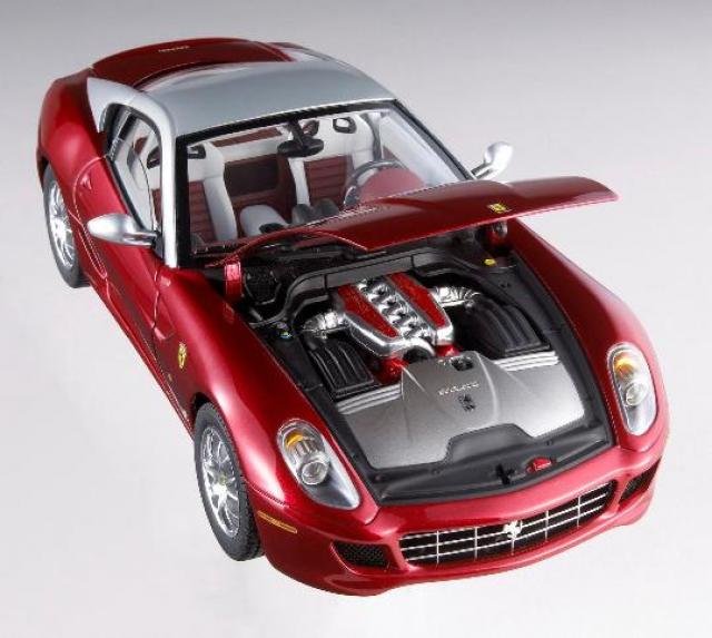 Photos officielles de la Ferrari 599 GTB rouge  toit gris 1/18